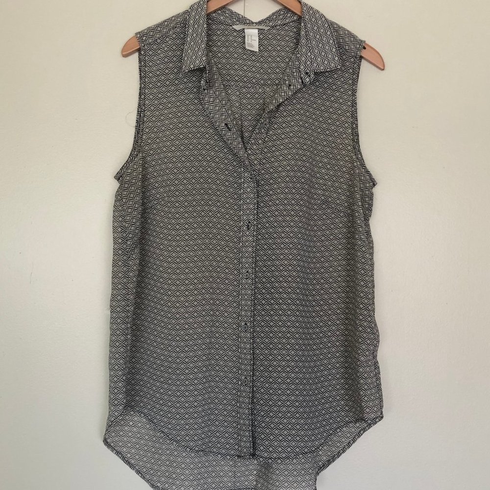 H&M Sleeveless Sheer Button Down Top - size 12